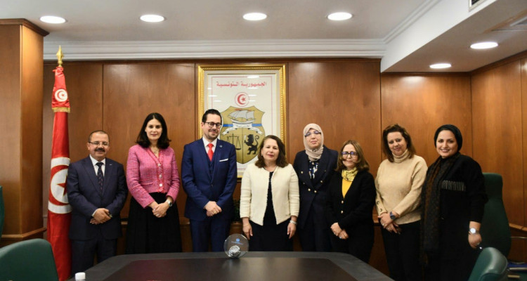 Le ministre de l'Industrie rencontre une délégation de haut niveau de l'Organisation des Nations Unies pour le développement industriel