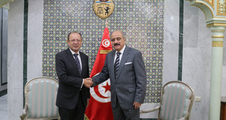 Le ministre des Affaires étrangères s'entretient avec le directeur général de l'Organisation arabe pour les technologies de la communication et de l'information