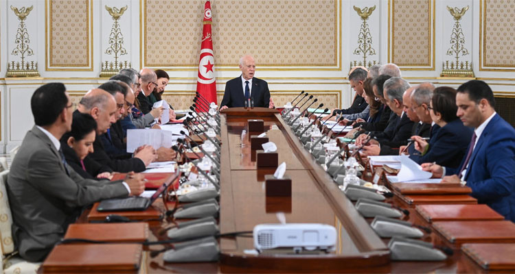 Le président appelle une solution à la société de communication pour les services et l'intégration des agents et de la monnaie dans le secteur de la manutention