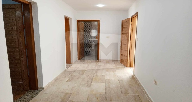 Association d'aide abandonne une maison qui a été reconstruite à une famille touchée par une explosion de gaz à Ghanoush