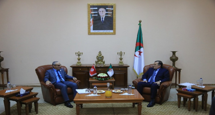 La Tunisie et l'Algérie discutent des moyens de coopération conjointe dans ces domaines sociaux