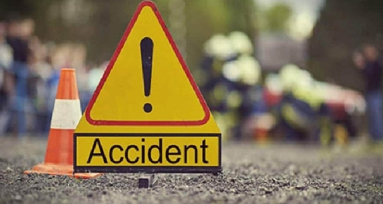 La mort d'un jeune homme et la blessure de ses installations dans une voiture se renversant à Bin Qirdan