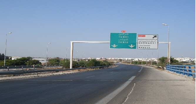 Les utilisateurs de la route de la ceinture avec des salles de bains sont attaqués