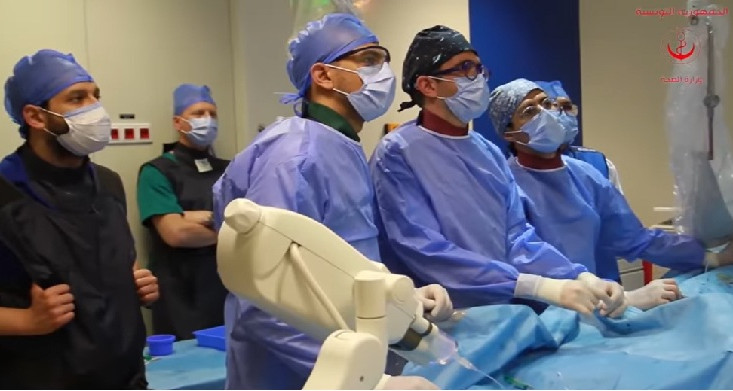 Traitement sans chirurgie dans un hôpital public