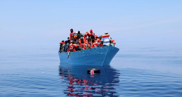 Économisez 8 Algériens et passagers tunisiens de la noyade et de les transférer à l'hôpital