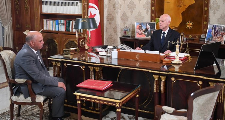 Le chef de l'État: l'installation de transport a besoin d'un nouveau bâtiment, et la Tunisie ne surmontera pas ses institutions