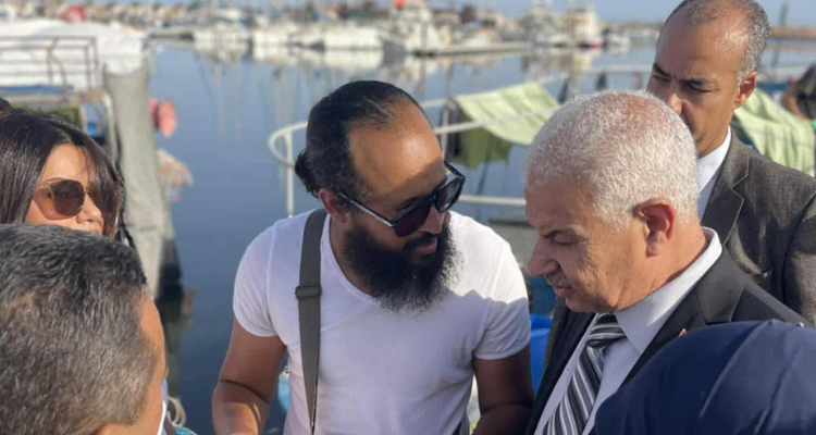 Représentant de l'organisation de défense des consommateurs à Djerba fournit des questions au ministre du commerce