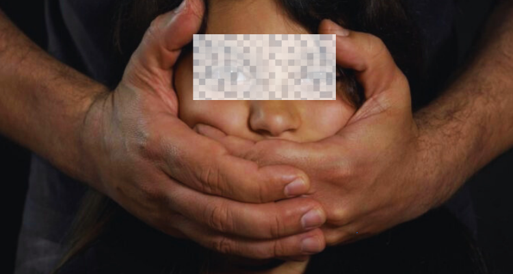 Arrêter une suspicion âgée d'un enfant de 10 ans