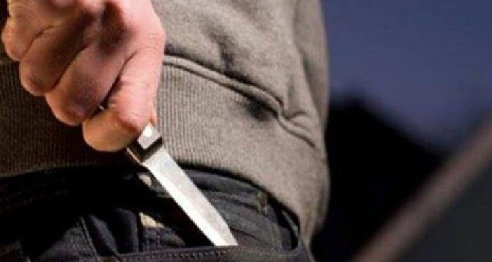 Juste avant l'appel à la prière maghrébin, Barakaj renvoie un homme de 18 ans aux soins intensifs