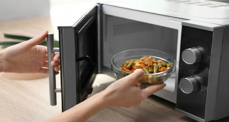 Réchauffer des aliments plusieurs fois est nocif pour la santé