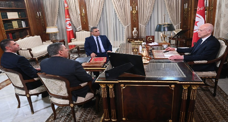 Une partie des cours quotidiens devrait être consacrée à expliquer les dangers des drogues.