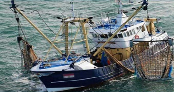 Les familles des marins disparus ferment la route entre Kélibia et Qorba